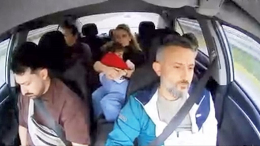 Tassista eroe a Samsun: prontezza di riflessi salva vite in incidente stradale