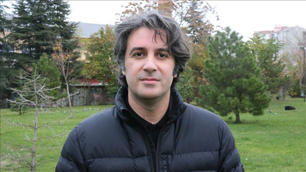 Errore bancario da 2 milioni: il professore che restituì la somma per onestà