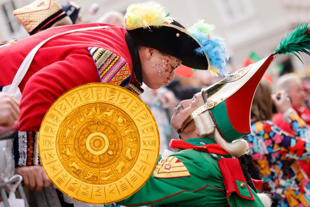 Amore e Avventura: Tre Segni Zodiacali Pronti per una Storia d&#039;Amore durante il Carnevale