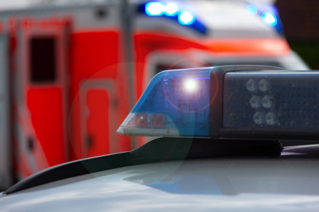 Incidente in Nordrhein-Westfalen: un uomo muore e due persone gravemente ferite