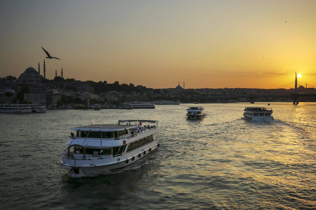 Hotel in Turchia chiuso dopo morte di turisti tedeschi: sospetta infestazione di cimici da letto