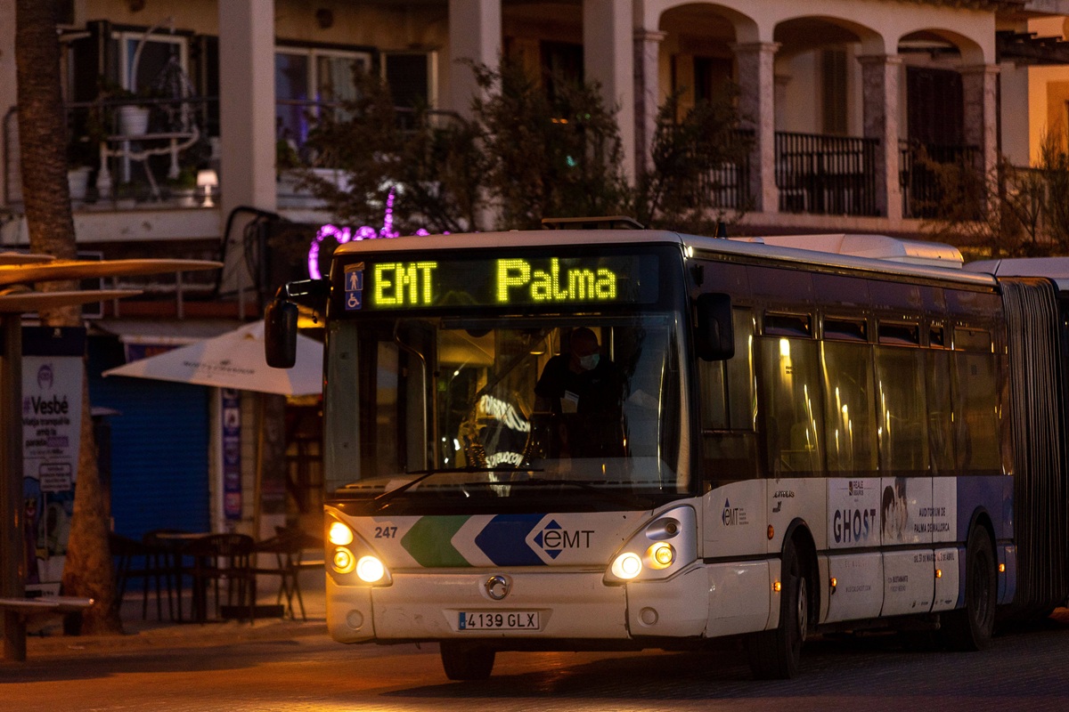 Maiorca aumenta la tassa turistica del 10% per i visitatori tedeschi: impatto sui costi delle vacanze