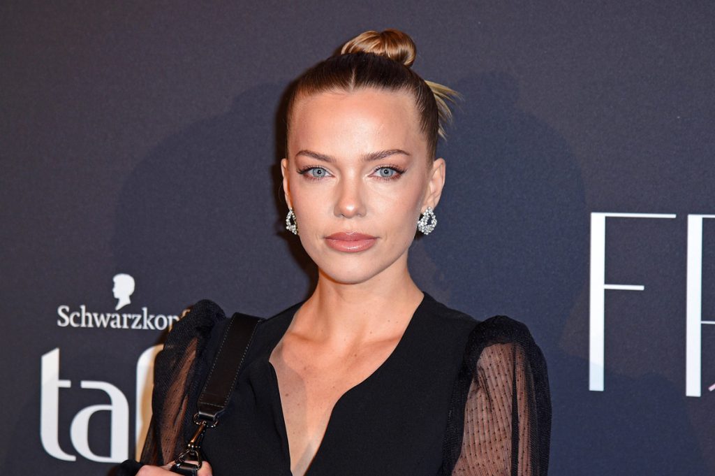 La decisione di sottoporsi a un intervento di bellezza: il caso di Laura Maria Rypa e il giudizio severo del medico