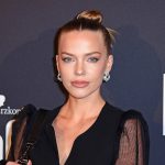 La decisione di sottoporsi a un intervento di bellezza: il caso di Laura Maria Rypa e il giudizio severo del medico