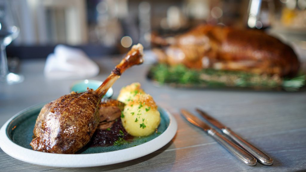 Un Ristorante Tedesco Abbandona il Tacchino di Natale: Una Scelta Coraggiosa o un Segno dei Tempi?