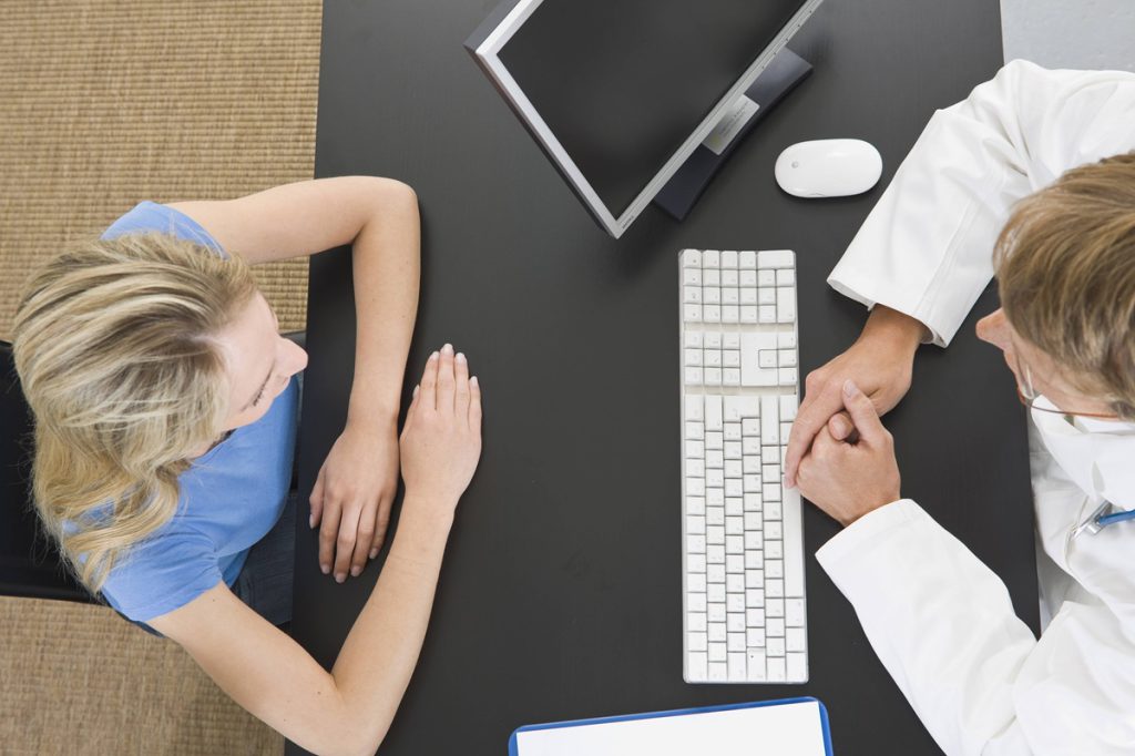 Terapeuta condannato per comportamento inappropriato: le conseguenze di un atto inaccettabile nella professione sanitaria