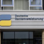 Pensionato pagato 82.000 euro in tasse: un avvertimento per chi vive all’estero