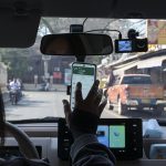 Nuova Regolamentazione per gli Automobilisti: Utilizzo del Cellulare al Volante, Sicurezza e Implicazioni Pratiche