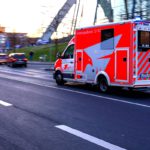 Tram a Colonia ferisce gravemente un ragazzo di 15 anni, traffico interrotto