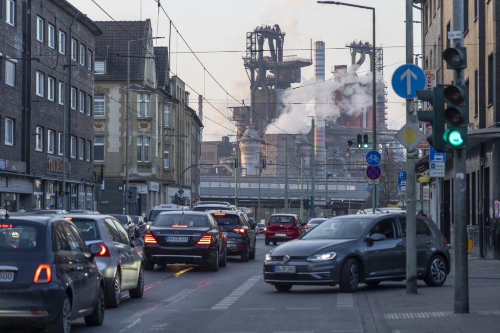 Una famiglia lascia Monaco per Duisburg: cosa c&#039;è dietro le preoccupazioni sulla loro scelta?