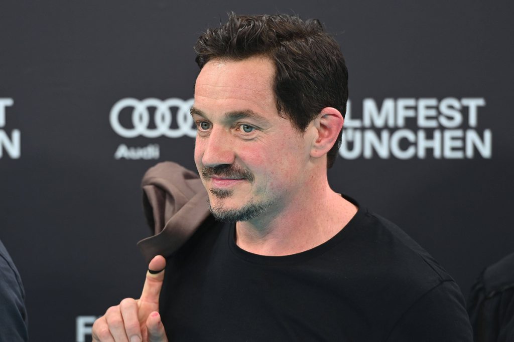 Markus Brandl, il volto noto di &quot;Die Bergretter&quot;, rivela i motivi della sua pausa dal set della serie di successo della ZDF