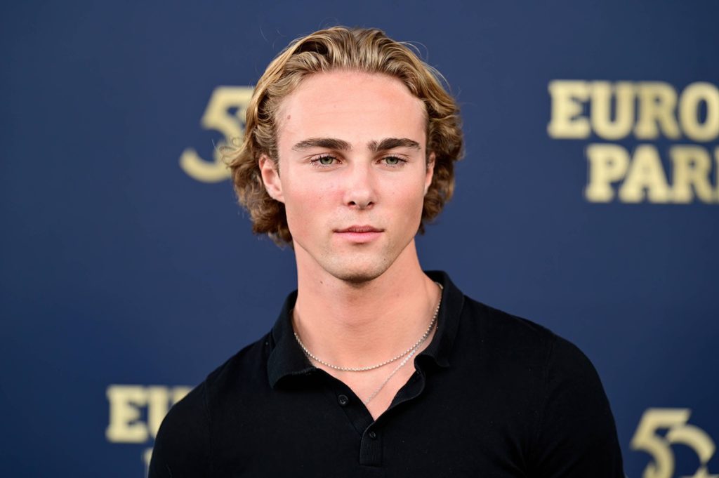 Moritz Rüdiger, il vincitore di &quot;GNTM&quot;, fa scalpore alla festa di Halloween di Heidi Klum con la sua nuova compagna