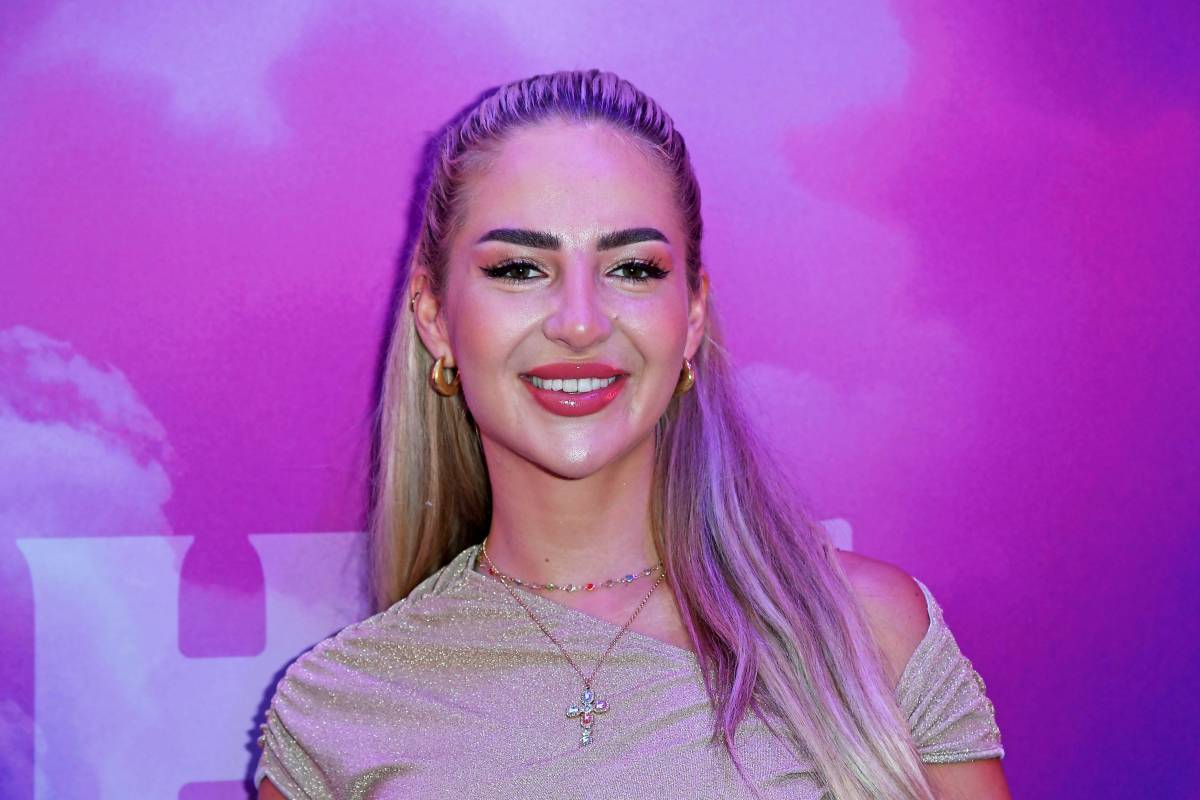 Emma Fernlund mostra il suo nuovo look dopo l’intervento chirurgico