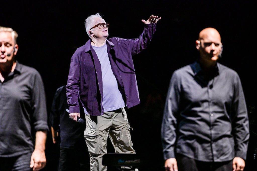 Il Tour &quot;Mittendrin Akustisch&quot; di Herbert Grönemeyer: Pre-Vendita dei Biglietti Iniziata, Grande Richiesta per l&#039;Esibizione a Dortmund