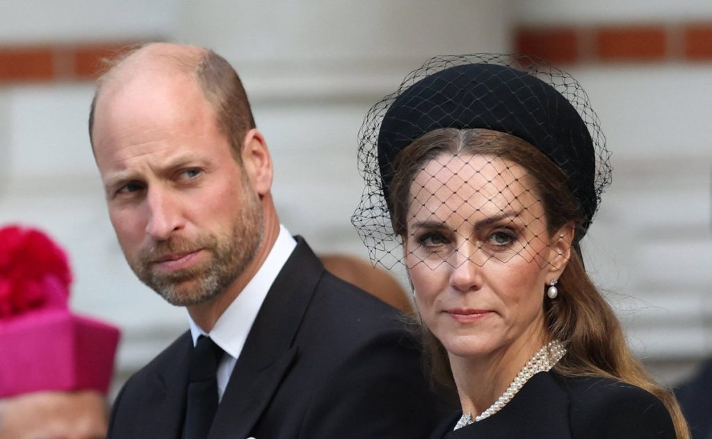 La famiglia reale britannica affronta una sfida difficile: il principe William parla apertamente della salute di Kate