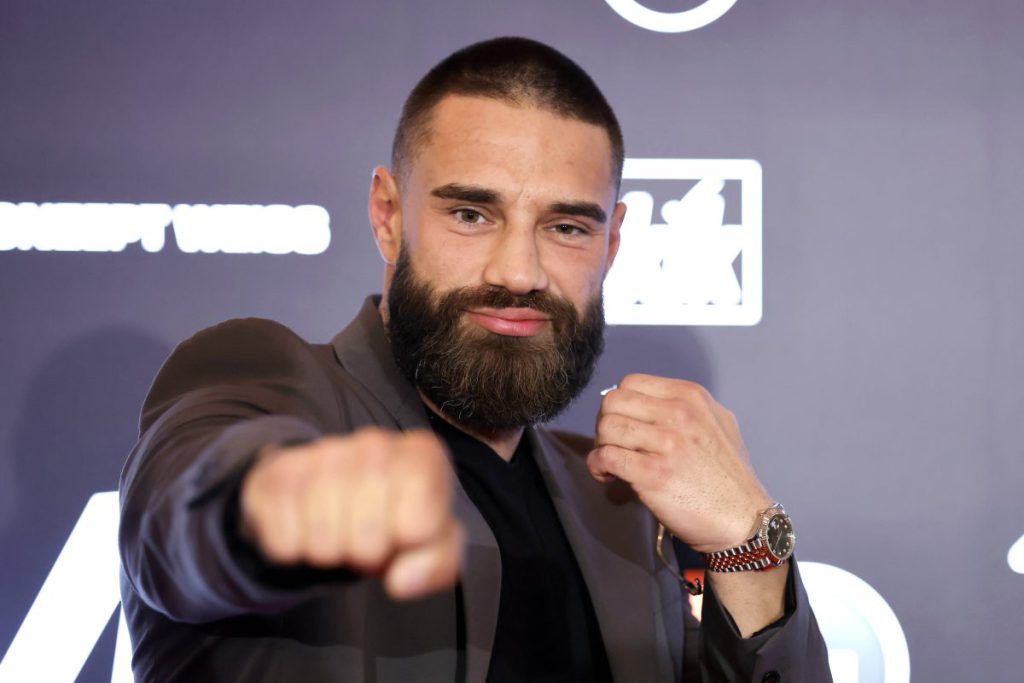 Aleksandar Petrovic al centro di un imbarazzante scandalo fuori dalle telecamere