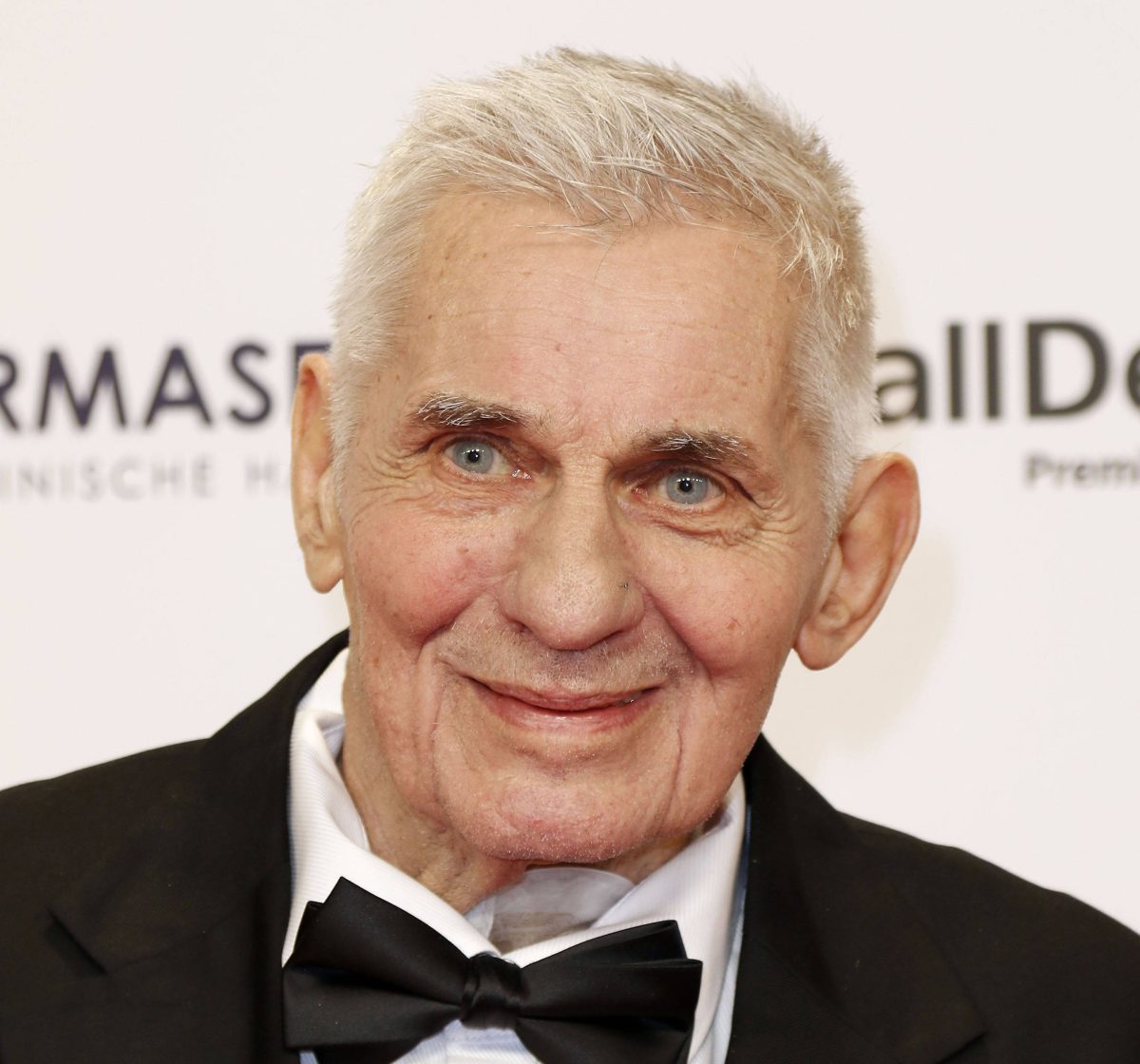 Heinz Hoenig celebra il ritorno sul tappeto rosso con sincerità