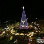 Luci spezzate sull'albero di 45 metri del mercato di Natale di Dortmund