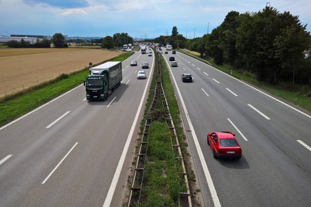 Americano viaggia a 200 km/h da Berlino a Dortmund per motivi di tempo limitato