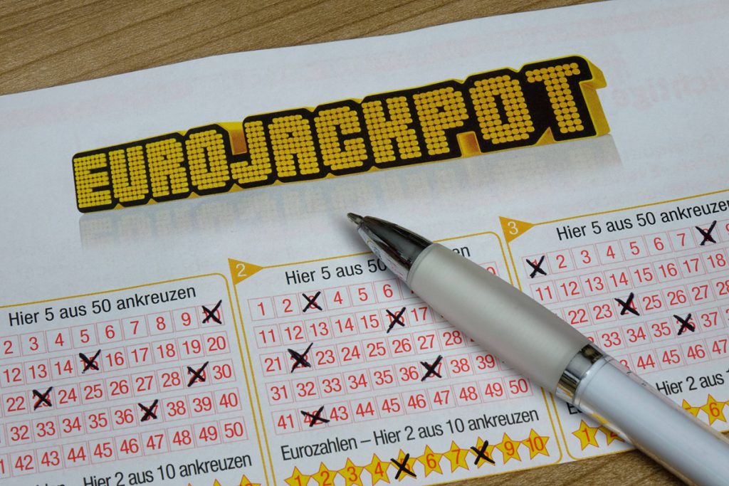 Eurojackpot: vincitore milionario con cinque numeri corretti