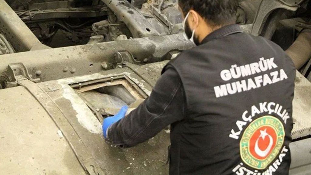 Sequestro record di metamfetamina alla frontiera turco-iraniana: 721 kg di droga confiscati in un&#039;operazione antidroga senza precedenti