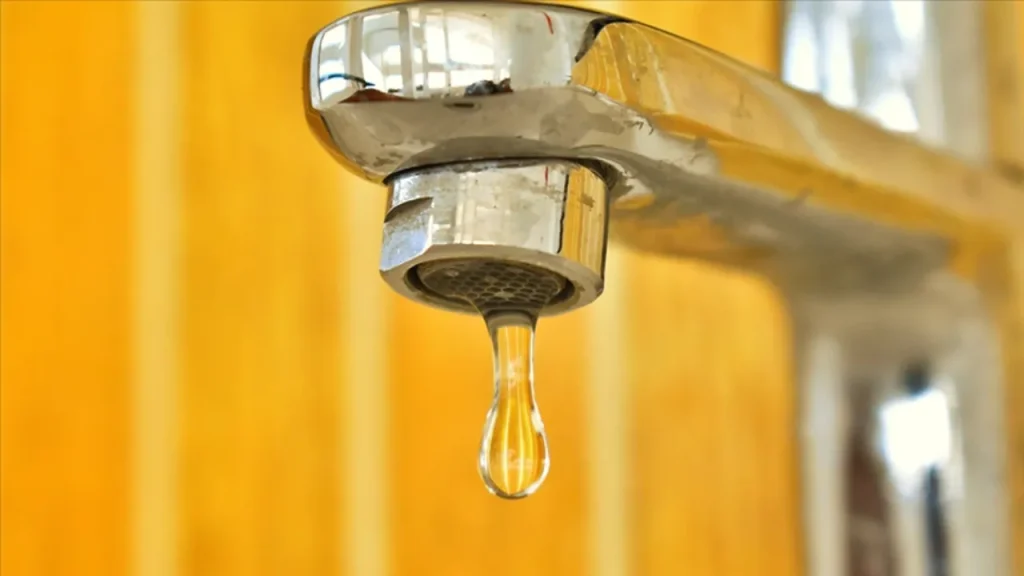 Acqua turbolenta a Istanbul per lavori di manutenzione delle linee di distribuzione