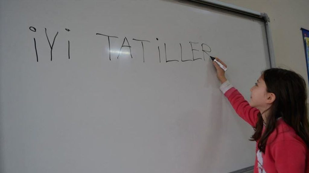 Pausa di metà semestre nelle scuole di Istanbul: una breve pausa per gli studenti dell&#039;anno scolastico 2025-2026