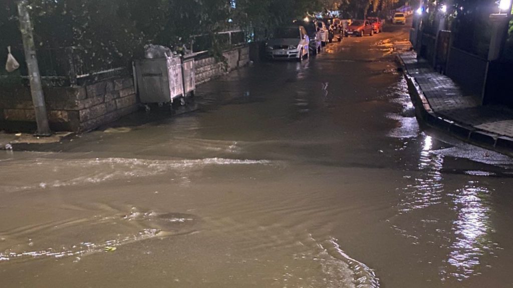 Pioggia Torrenziale Devasta Istanbul: Allagamenti e Difficoltà per i Cittadini