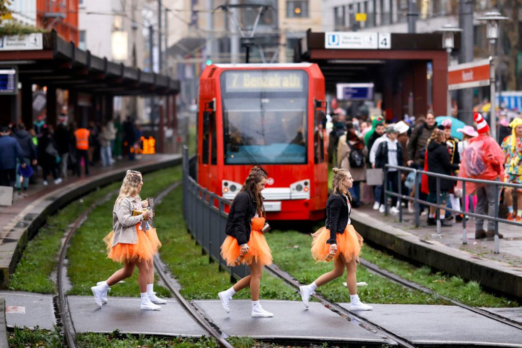Verkehrschaos in NRW? Jecken sollten DAS unbedingt wissen