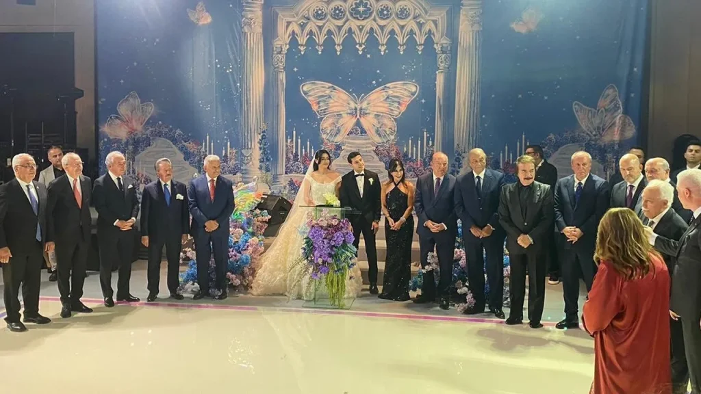 Politici di diverse forze politiche partecipano al matrimonio del figlio dell&#039;ex ministro Mehmet Sevigen