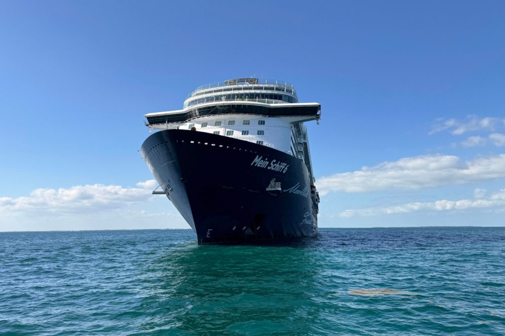 Disastro in alto mare: 55 passeggeri coinvolti in un&#039;esperienza terrificante durante una crociera