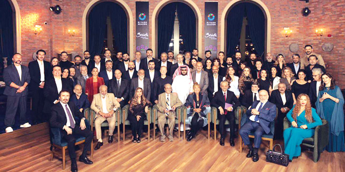 Incontro Unico a Mousim Riyadh: Star della Drammaturgia Siriana e Consigliere Turki Al-Sheikh Si Incontrano per Discutere Cultura e Intrattenimento