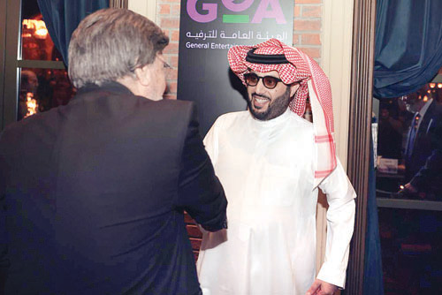 Il Calore Umano Ritorna nella Drammatica Siriana: Un Incontro Storico per la Cultura e la Comprensione