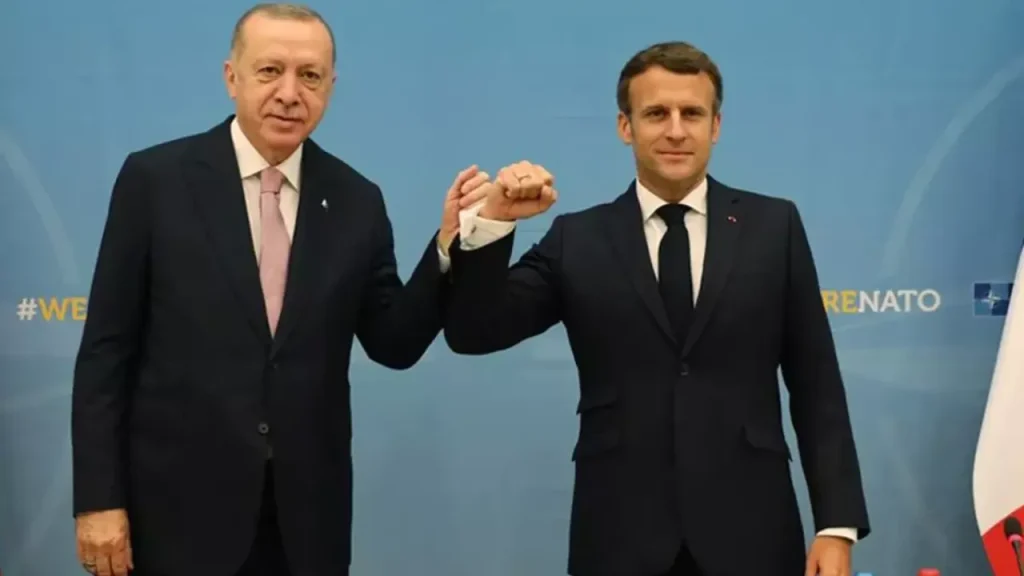 Macron: truppe turchi, britanniche e francesi a Kiev e Odesa per garantire la pace