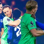 Idrissa Gueye espulso per pugno a Michael Keane nella partita Everton‑Manchester United