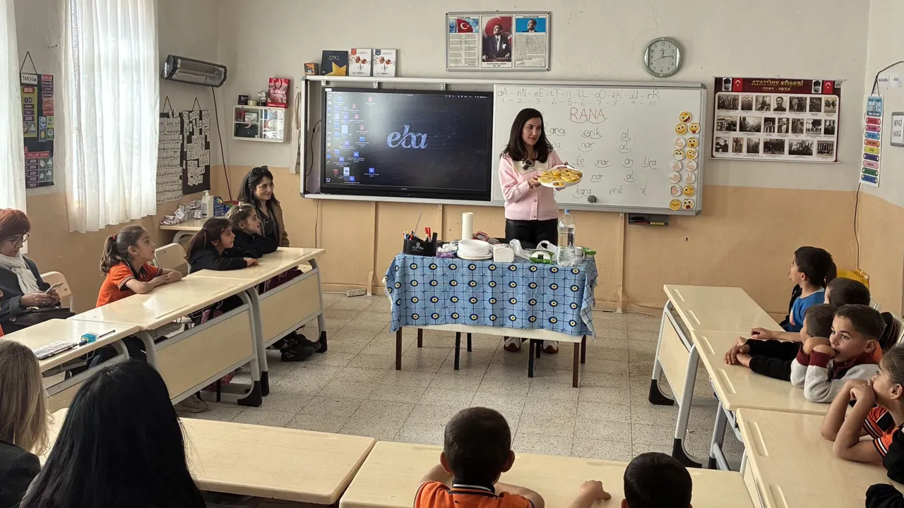 Mardin: 17.000 bambini si avvicinano alle scienze grazie al progetto “Corsi curiosi in villaggio”