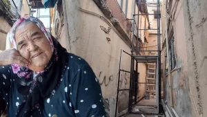 Incidente tragico a Mersin Tarsus: donna anziana muore nella caduta di un ascensore