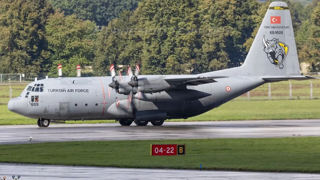 Incidente aereo militare in Georgia: sospesi i voli degli aerei C-130 dopo la morte di 20 soldati