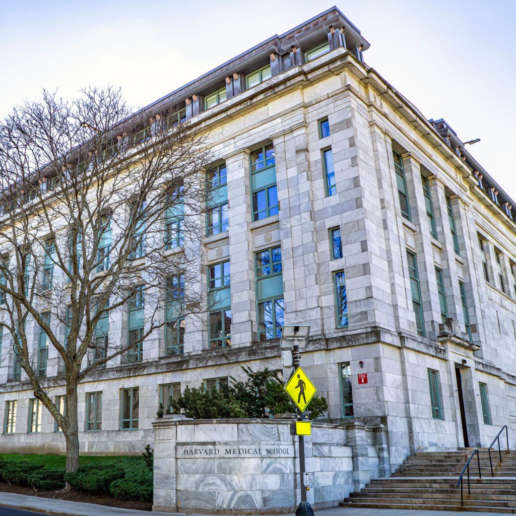 Esplosione all&#039;Università di Harvard: indagine in corso per determinare le cause e gli eventuali responsabili