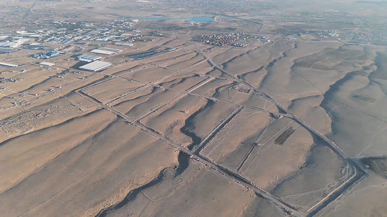 Niğde: 40 milioni di lira risparmiati con il riutilizzo dei materiali di scavo per le strade, senza impatto ambientale