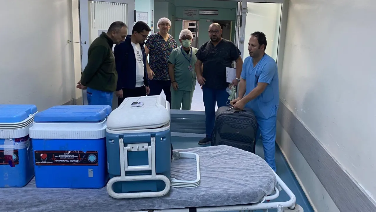 Donazione di fegato a Edremit: trapianto all'Università di Bursa Uludağ
