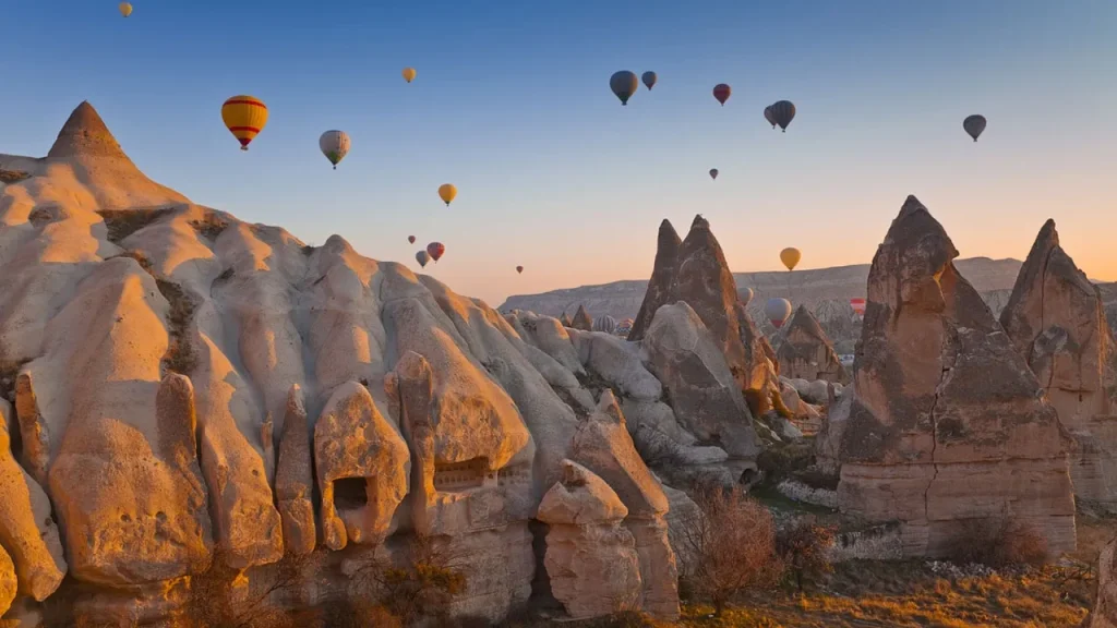 Cappadocia: multa di 1 386 673 lira per danni alle chimene fatate