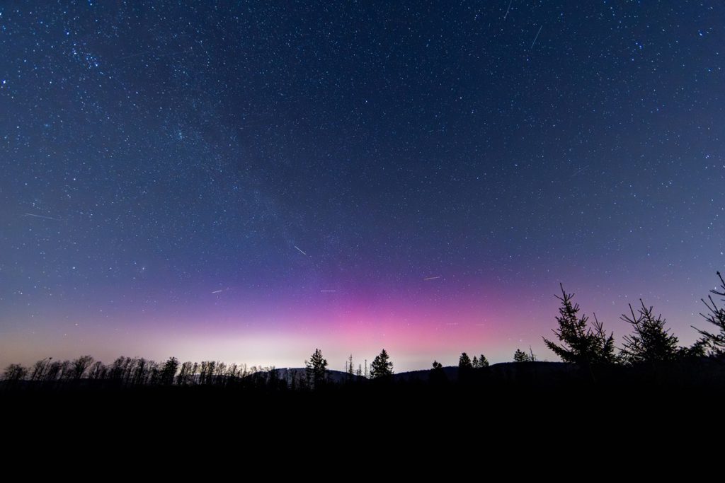 Una Notte di Incanto e Preoccupazione: le Luci dell&#039;Aurora Boreale in NRW