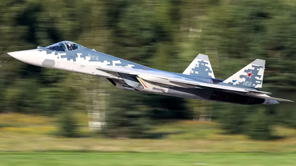 Russia consegna due aerei Su‑57 di quinta generazione a un cliente straniero, probabilmente Algeria
