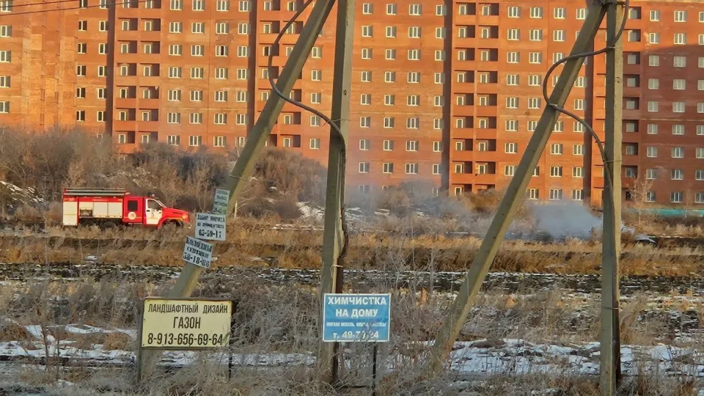 Esplosione su linea di gas naturale nella regione di Omsk, Russia: indagine in corso