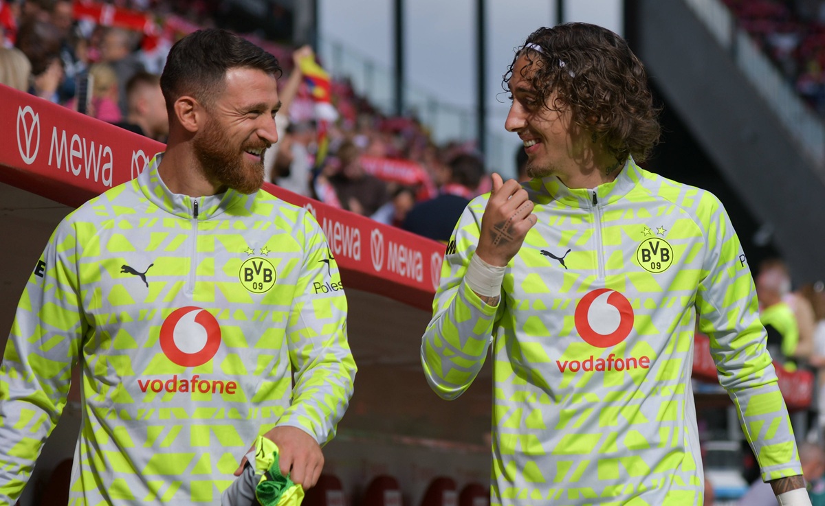 Un riservista del BVB celebra un traguardo con la nazionale: si prospetta un cambiamento di carriera