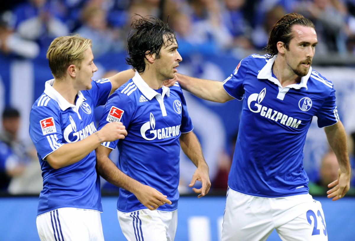 Ex stella del Schalke diventa allenatore in Inghilterra, affronta club in difficoltà