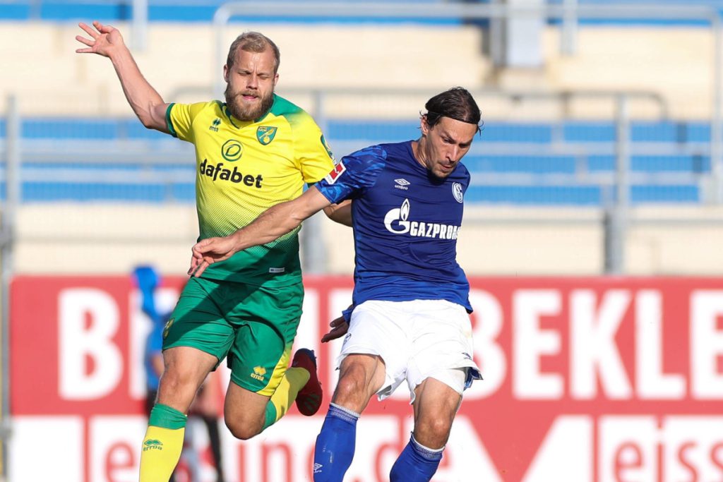 Addio del ex giocatore del Schalke 04 rovinato: l&#039;ex star piange