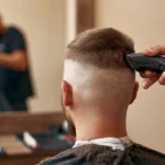 Gangs digitali: l'uso dei social media per attirare i giovani con armi e lusso