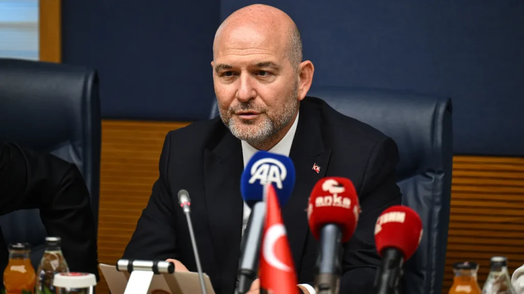 Reazione di Süleyman Soylu alle pubblicazioni infondate su un incendio in una fabbrica a Kocaeli